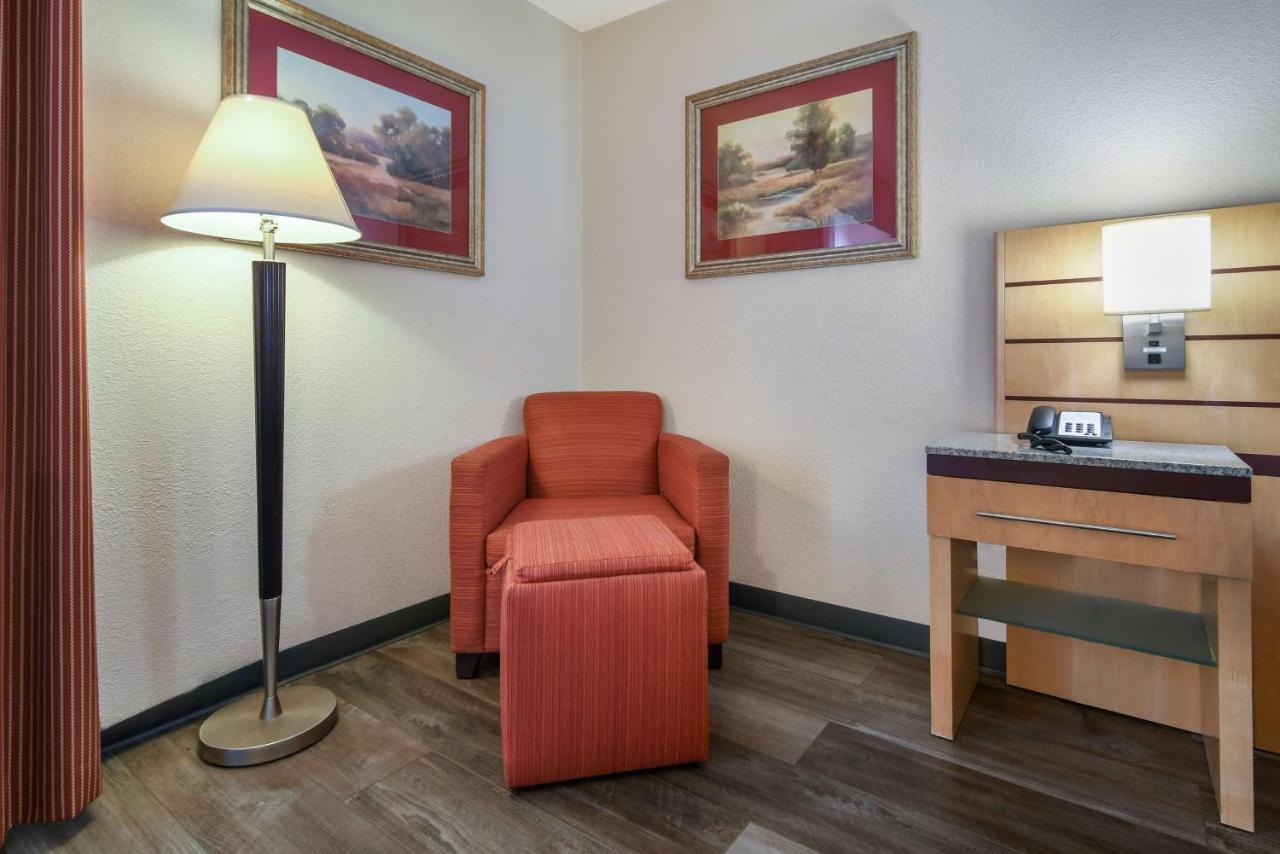 Surestay Plus Hotel Tarboro Extérieur photo