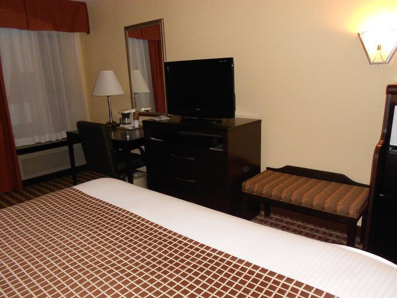 Surestay Plus Hotel Tarboro Extérieur photo