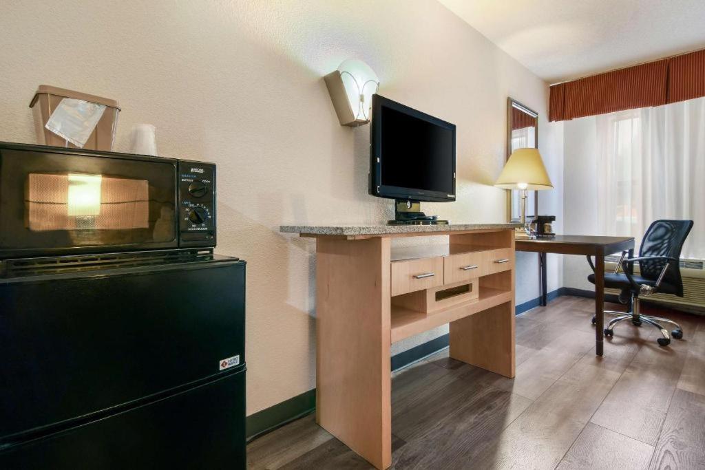 Surestay Plus Hotel Tarboro Extérieur photo