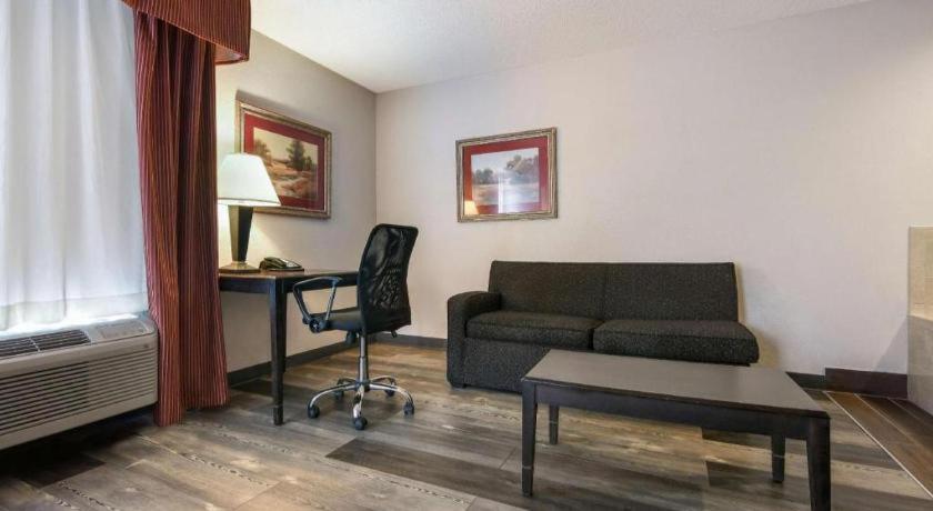 Surestay Plus Hotel Tarboro Extérieur photo